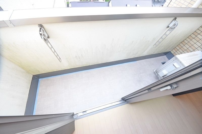 千葉市中央区今井２丁目の賃貸マンションのバルコニー