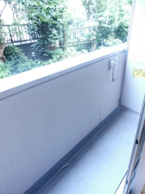 ファインクレスト上目黒のバルコニー|落ち着いた時間を過ごせるバルコニーです