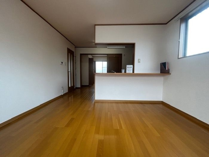 アールエムハイツ　Ⅲの居間・リビング