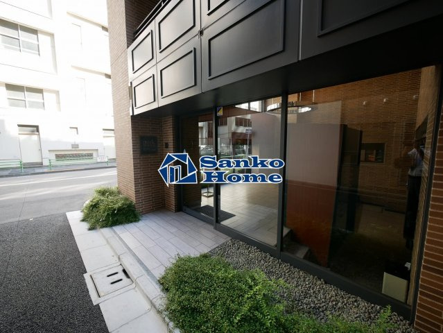 パークリュクス銀座monoのエントランス