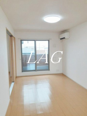 【居間・リビング】 | ラフレシール桜 | 洋室のお部屋です。