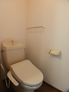 【トイレ】 | ヌゥベル　アンリ | トイレです