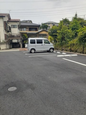 【駐車場】 | コーヴァル | 駐車場があるので、車を買う予定の方も安心です
