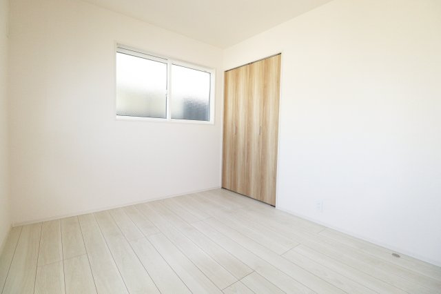 郡山市安積荒井3丁目　　　　１号棟　　　安積第１小学校、安積中学区の洋室