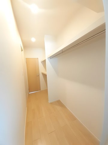 グリーングラスＢの収納|ウォークスルークロゼット