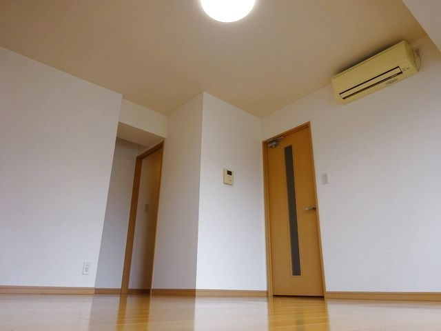 ファインクレスト上目黒の居間・リビング|こちらの居間で趣味の時間をお楽しみください