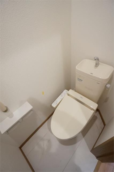 【トイレ】 | レグルス イソラ | 清潔感のあるトイレです