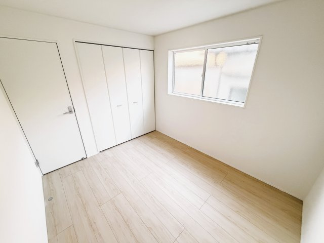 橿原市川西町第３　全１棟の洋室|ゆったりした洋室です　クローゼット付き