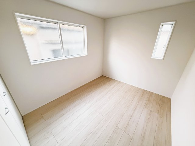 橿原市川西町第３　全１棟の洋室|ゆったりした洋室です　クローゼット付き