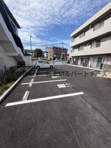 ラフィネの駐車場|駐車場があるので、車を買う予定の方も安心です