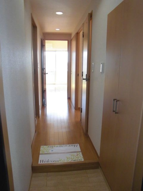 ＣＯＺＹ ＣＯＵＲＴ 三軒茶屋 ＴＯＫＹＯの玄関|玄関です