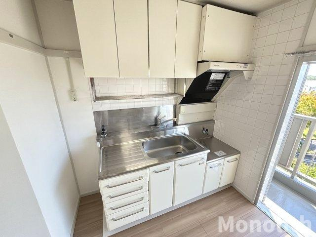 鶴山台50号棟のキッチン