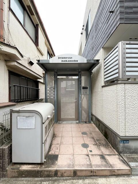 ジュネス中延のエントランス
