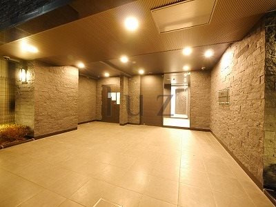 レア横濱ミッドスクエアのエントランス|高級感漂うエントランスです。