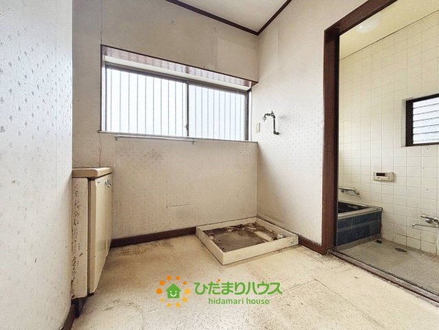 上尾市大字久保　中古一戸建ての脱衣所
