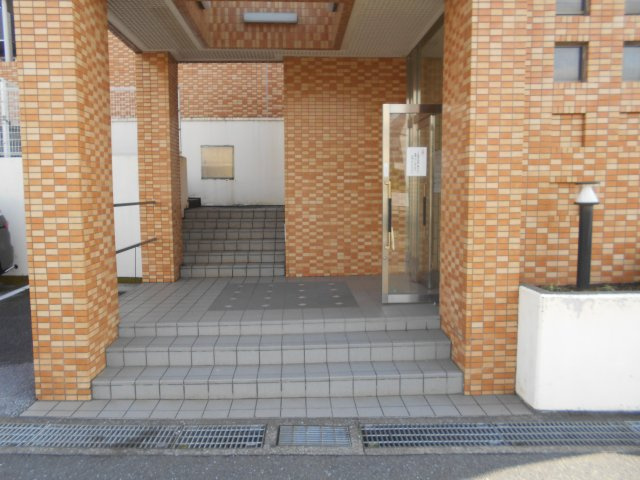 ソシアル検見川2のエントランス