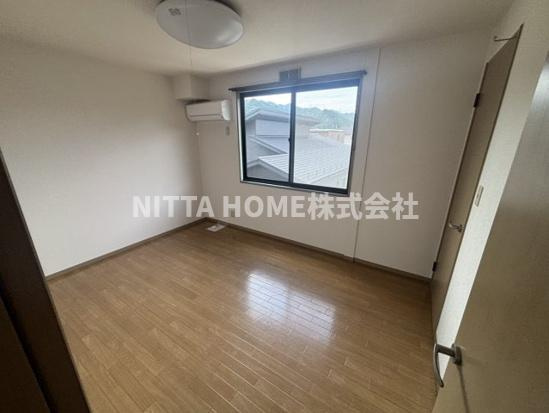 丹波篠山市杉のアパートの内装|洋室は６帖のお部屋です◇