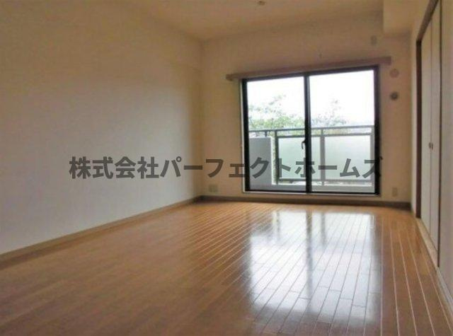 ステイツ枚方藤阪メタセコイアの丘の居間・リビング|ゆったりとした居間です