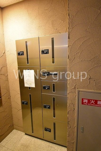世田谷区弦巻５丁目の賃貸マンションのその他共用部分|宅配ボックスもあります