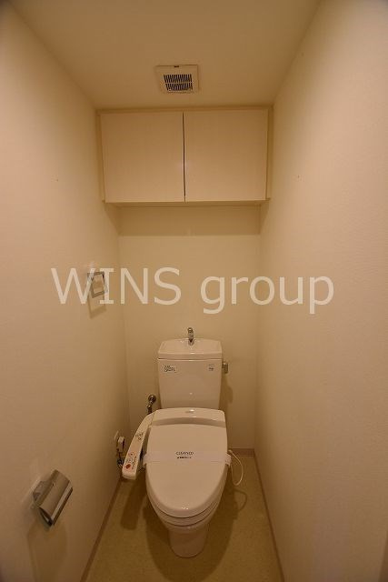 世田谷区弦巻５丁目の賃貸マンションのトイレ|ウォシュレット付きの清潔なトイレです