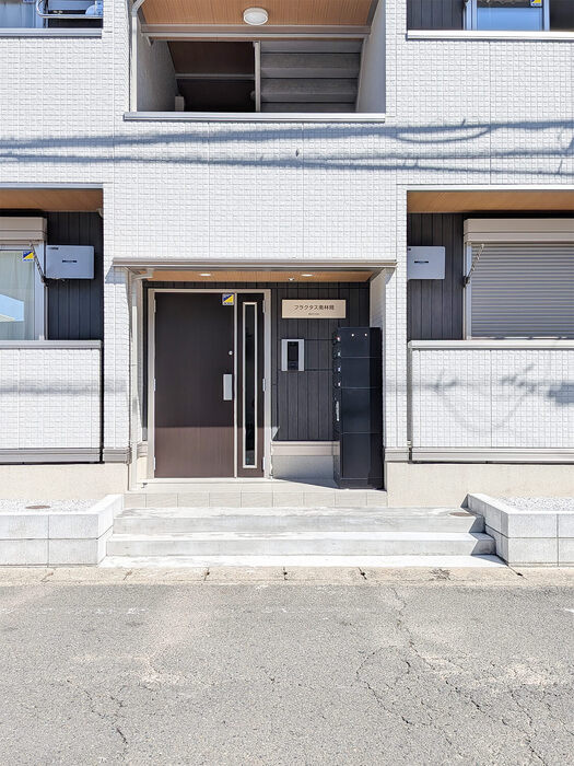 フラクタス南林間のエントランス