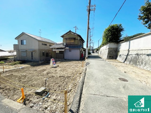 池田市畑　第8期　新築一戸建ての前面道路含む現地写真|周辺は落ち着いた街並みの住宅地！子育てがしやすい住環境です！まだ未完成ですが、現地でしかわからない事もございます。是非一度ご覧ください。