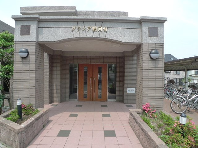 グランデ駿河台のエントランス