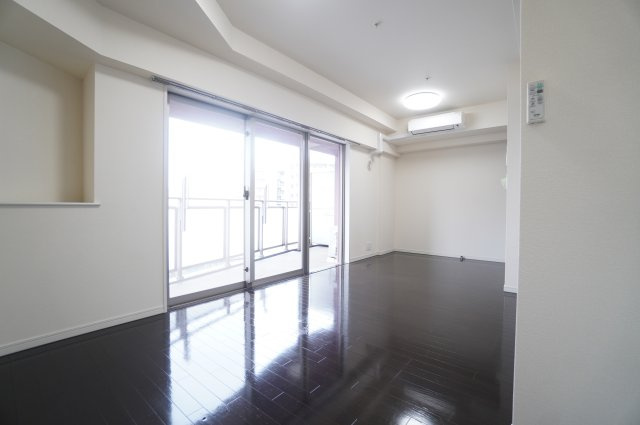 【洋室】 | SIDE One | ※同物件・同タイプの写真です。