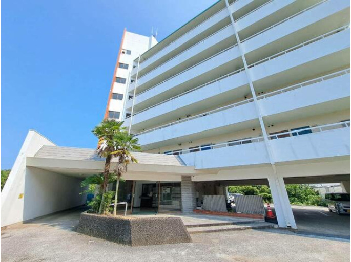 「海の風を感じるお部屋」高知市種崎　千松グリーンハイツ5階　中古マンション|スペースにゆとりがある広々としたエントランス♪