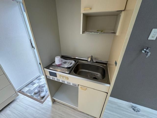 横浜市中区本牧緑ケ丘のアパートのキッチン