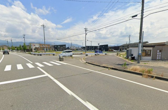 福井市上野本町４丁目　土地の前面道路含む現地写真