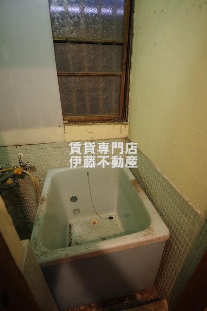 荒川荘の浴室