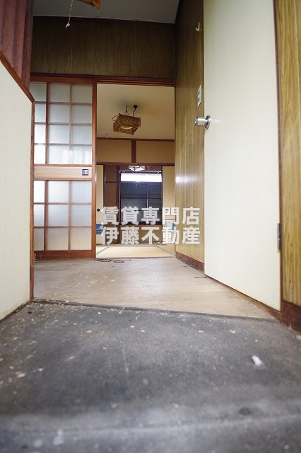 荒川荘の玄関