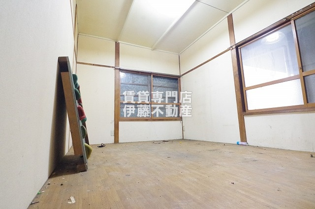 荒川荘の洋室