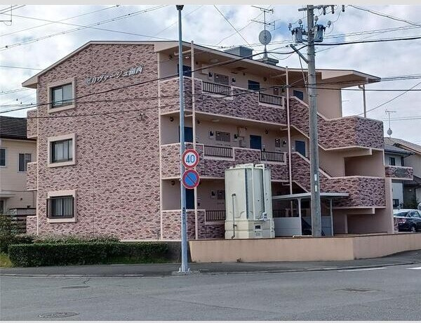 リヴァージュ湖西の外観