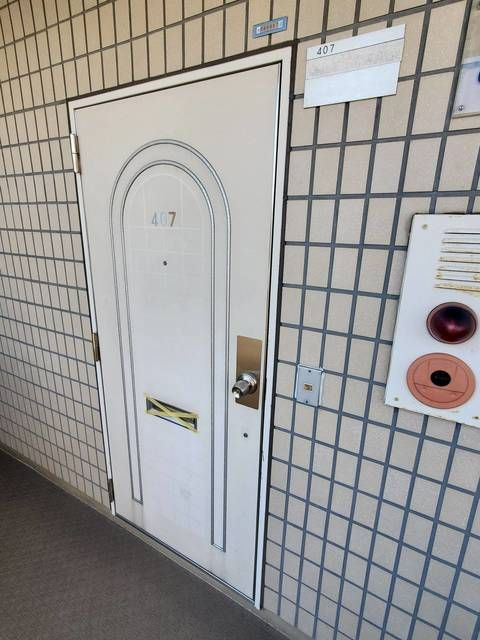 レジダンス・イン・三軒茶屋の玄関