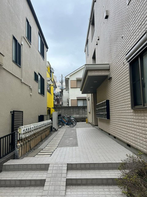 クレスト大久保のエントランス