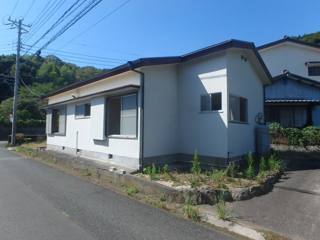 M0258H　手石平屋戸建の前面道路含む現地写真