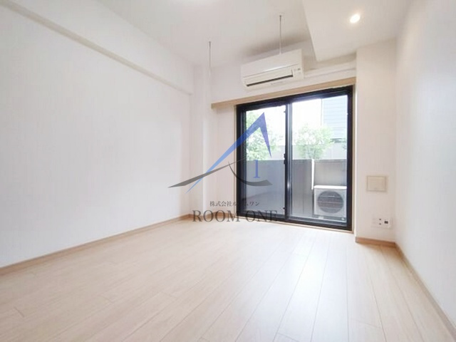 ルーブル仲六郷弐番館の居間・リビング|洋室のお部屋です。
