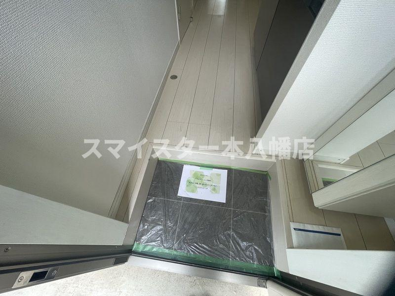 I-court CHIBAの玄関