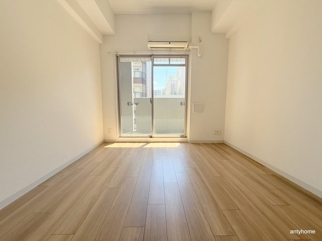 エスリード江戸堀　仲介手数料無料の居間・リビング