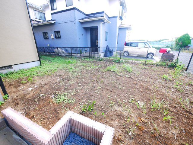 八街市山田台　中古戸建の庭|内外装リフォーム済み令和8年9月 システムキッチン ユニットバス トイレ外装リフォーム済
