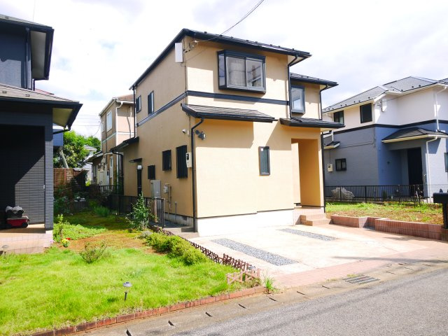 八街市山田台　中古戸建の外観|内外装リフォーム済み令和8年9月 システムキッチン ユニットバス トイレ外装リフォーム済