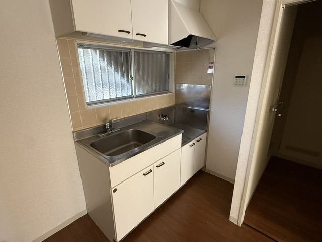春日部市南３丁目のアパートのキッチン
