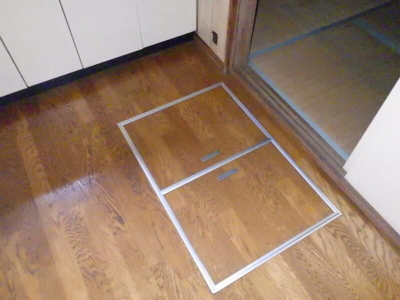 初美ハイツの玄関
