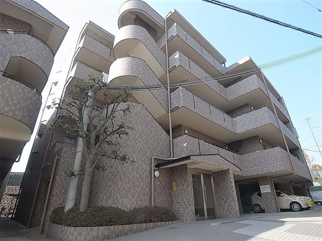 神戸市兵庫区荒田町３丁目の賃貸マンションの外観|タイル張りのお洒落で綺麗な外観