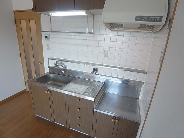 神戸市兵庫区荒田町３丁目の賃貸マンションのキッチン|ガスコンロ設置可能なキッチン完備