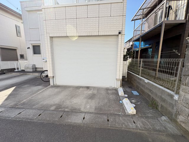平塚市四之宮1丁目　中古戸建の駐車場