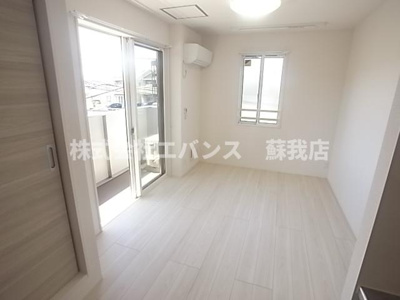 【寝室】 | ベルウェル亀岡 | 開放的な寝室です