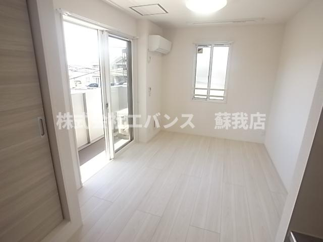 【寝室】 | ベルウェル亀岡 | 開放的な寝室です